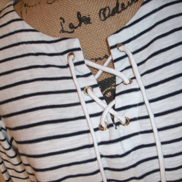 Tommy Hilfiger striped nautical top size Medium  Great condition! - Picture 3 of 12